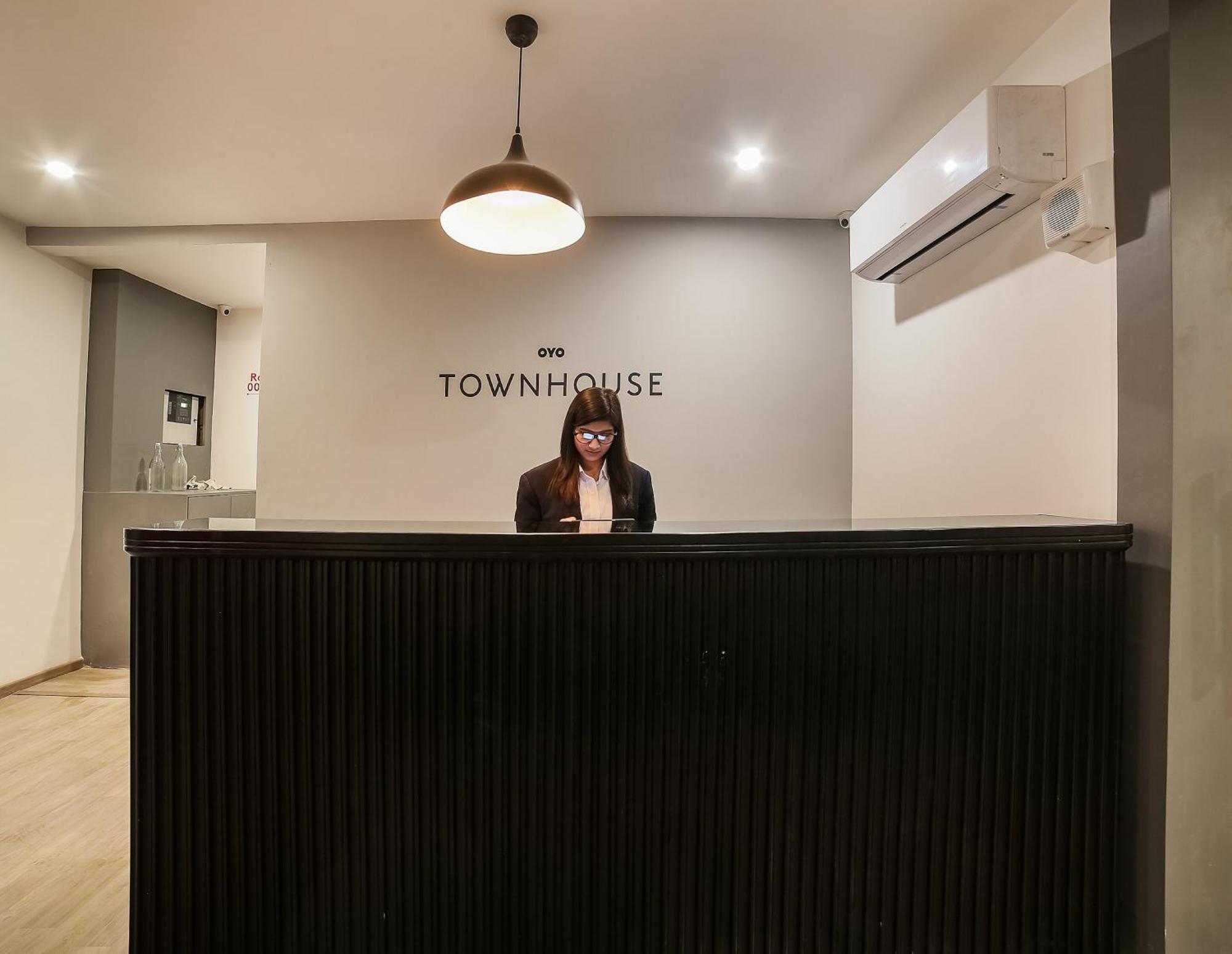 Hotel Super Townhouse Near Appu Ghar Gurgaon Zewnętrze zdjęcie