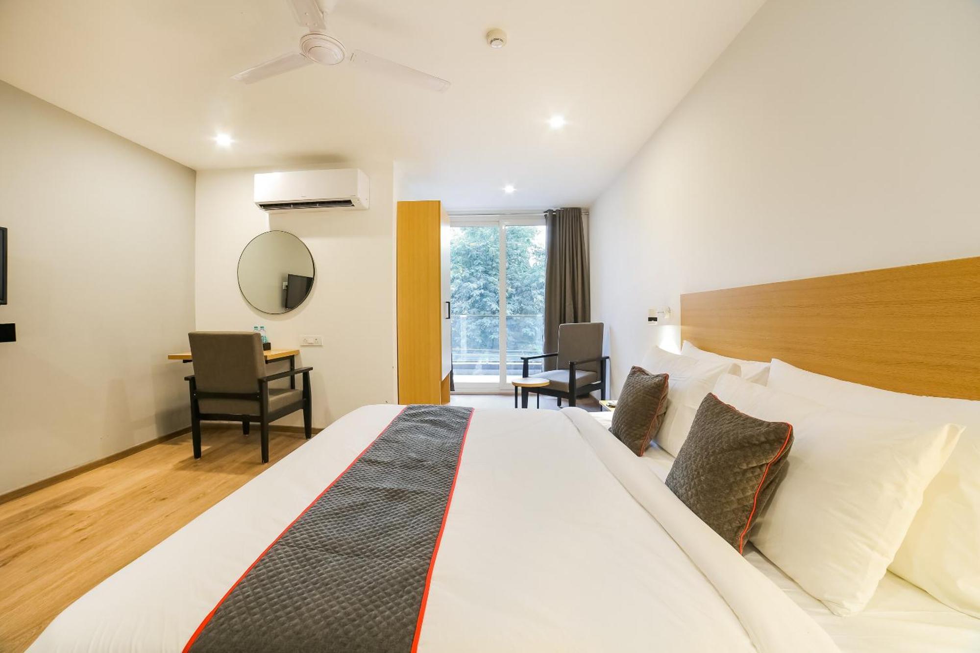 Hotel Super Townhouse Near Appu Ghar Gurgaon Zewnętrze zdjęcie